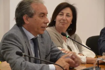 Último pleno de la legislatura en Dénia – Miguel Llobell y Pepa Font