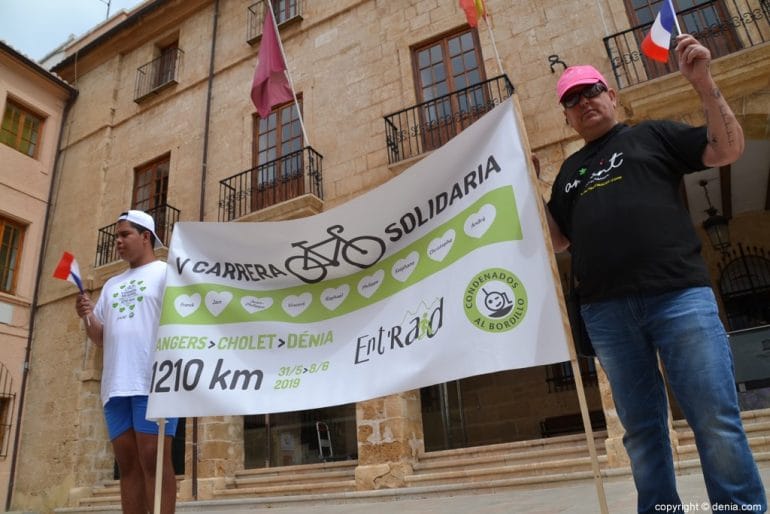 V Carrera Solidaria Angers - Dénia - Pancarta