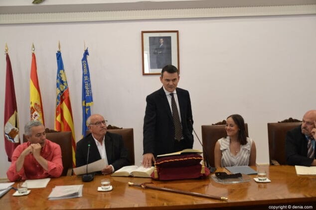 Vicent Grimalt, elegido alcalde de Dénia con los votos de PSPV y Compromís y la abstención de Ciudadanos 20 23 constitucion del ayuntamiento de denia jose antonio cristobla
