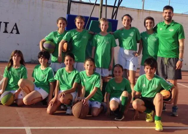 Acto de clausura de la Liga Local Benjamín y Alevín de baloncesto en Dénia 3 alfa omega alevin a