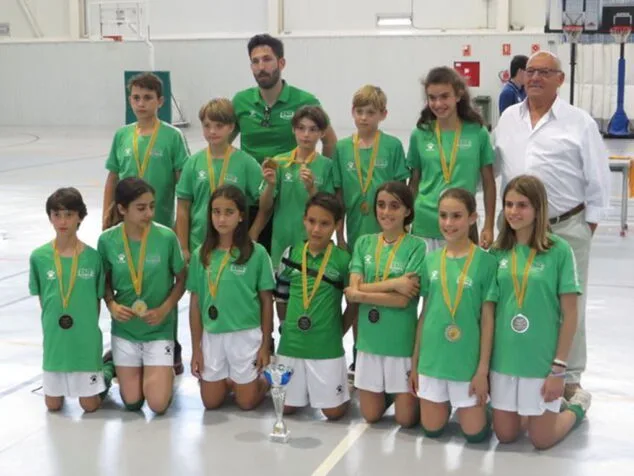 Acto de clausura de la Liga Local Benjamín y Alevín de baloncesto en Dénia 4 alfa omega alevin b
