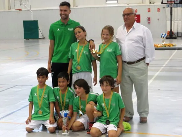 Acto de clausura de la Liga Local Benjamín y Alevín de baloncesto en Dénia 5 alfa omega benjamin b
