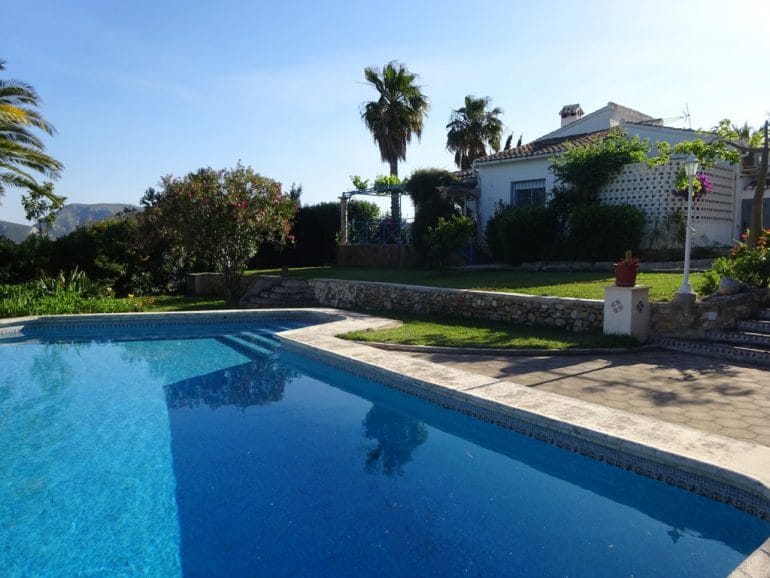 Chalet con piscina en Dénia - Casas Singulares