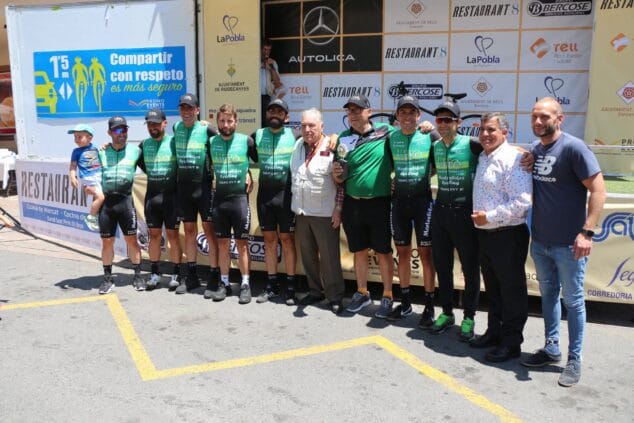ciclistas del uc montgo en la volta a tarragona