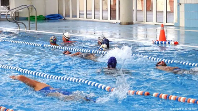 clases adultos club natacio denia