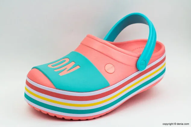 crocs blaus i rosa calçats ramon marsal