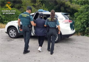 Detenida por método abrazo