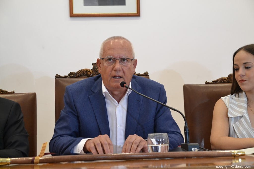 Vicent Grimalt, elegido alcalde de Dénia con los votos de PSPV y Compromís y la abstención de Ciudadanos 2 discurso de vicent grimalt
