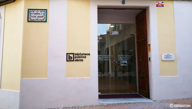 Biblioteca Municipal Juan Chabás de Dénia: horarios, servicios y salas de estudio 21 entrada biblioteca carrer sant josep denia