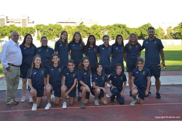 equipo femenino de la em futbol denia