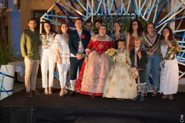 Nuria Ivars arropada por sus amigos
