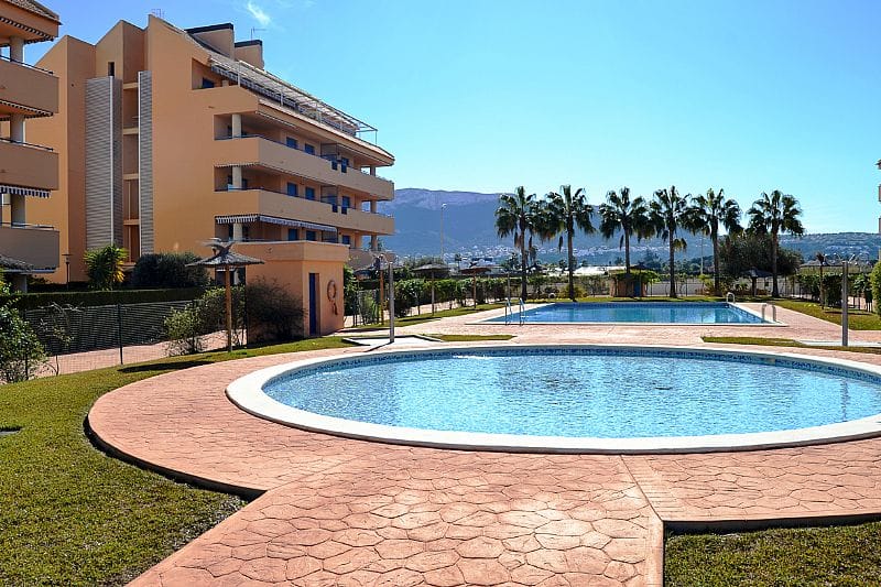 piscina apartamento euroholding