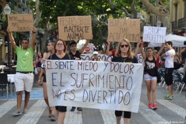 animalistes convoquen dues protestes contra els bous a la mar