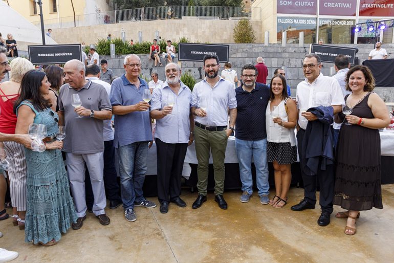 Autoridades en la presentación de los Vinos Alicante DOP
