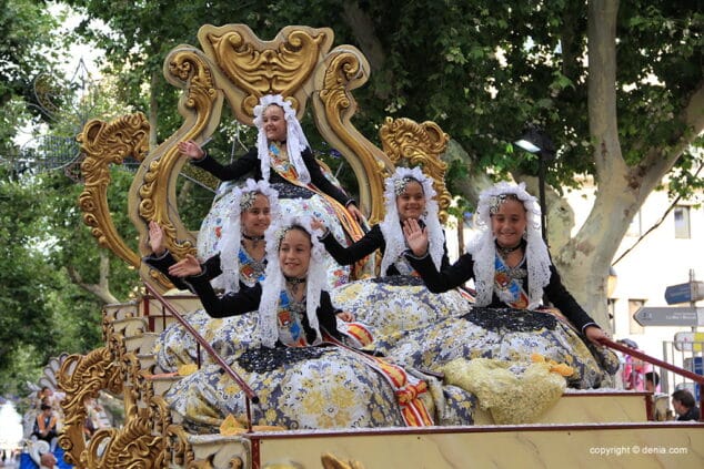 carrozas denia 2019 bellea del foc infantil de alicante y corte de honor
