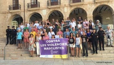 concentracion para mostrar el rechazo al intento de asesinato machista