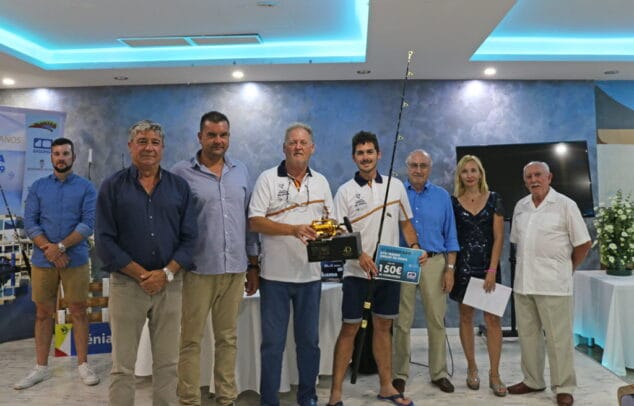 entrega del primer premio del trofeo ciudad de denia