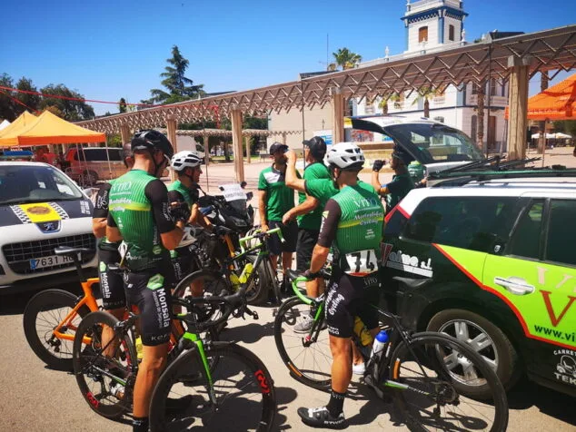 equipo vito ucmontgo antes de la carrera