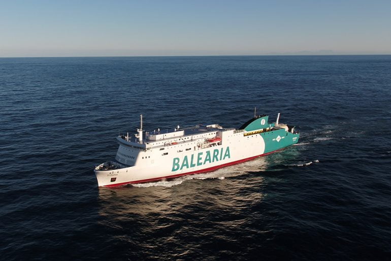 Ferry de Baleària por el Mediterráneo