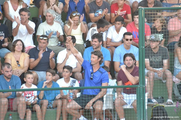 Juan Carlos Ferrero celebrando el triunfo de Carlos Alcaraz