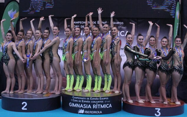 las dianenses en el tercer cajon del podio por conjuntos