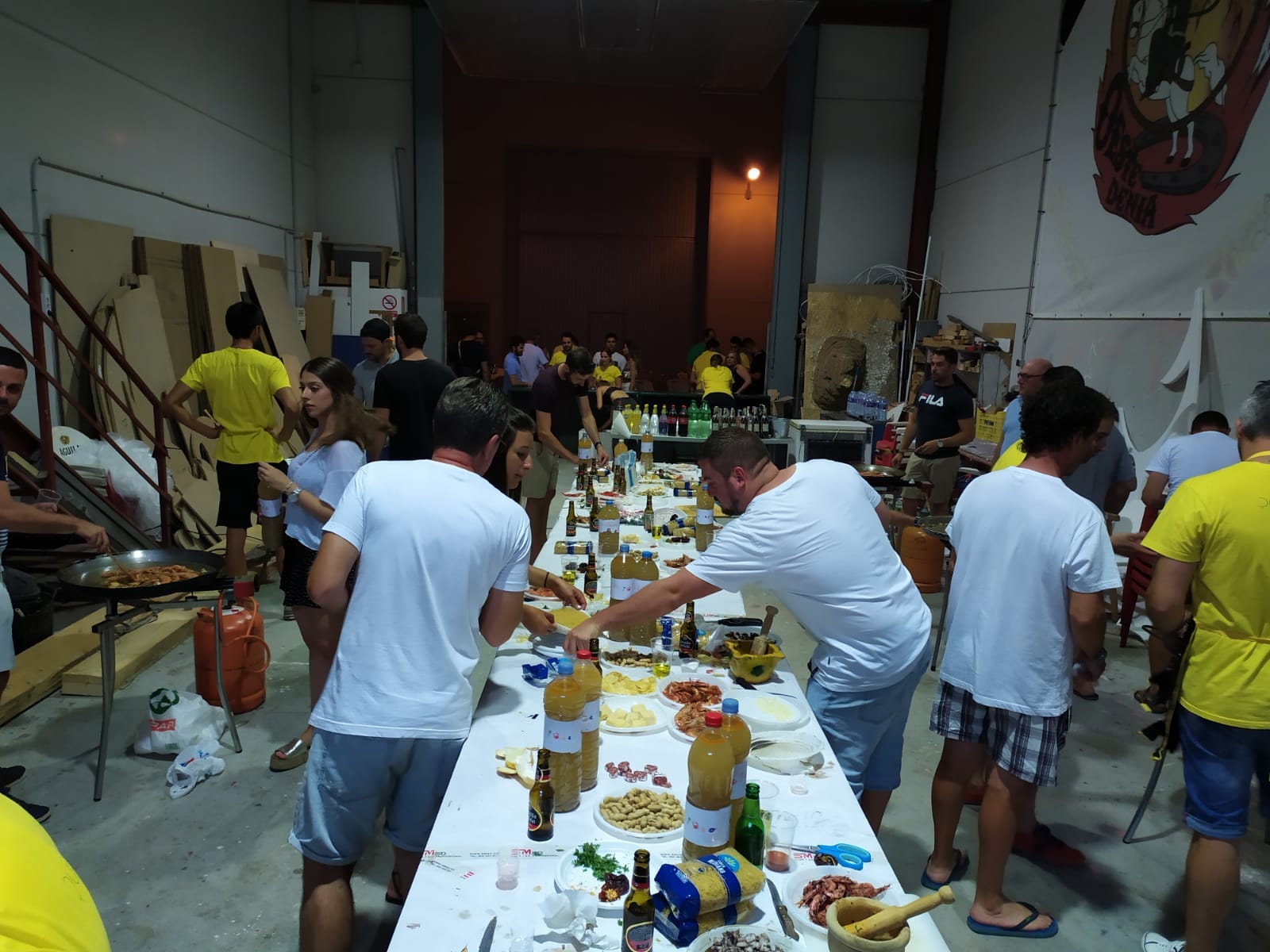 las fideuas listas para el concurso