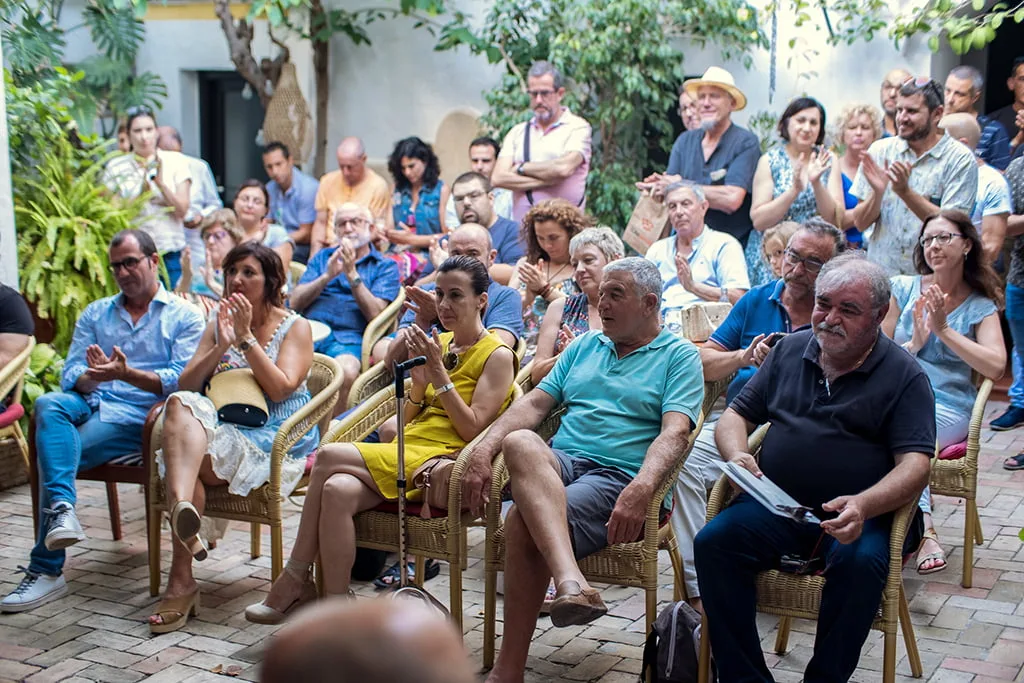 "Comer bien en la Marina Alta", el libro que promueve el consumo de nuestro producto para generar riqueza en nuestro entorno 4 presentacion del libro comer bien en la marina alta 02