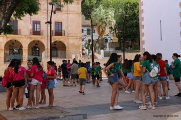 Representantes de cada falla dan inicio al Día del Fallero