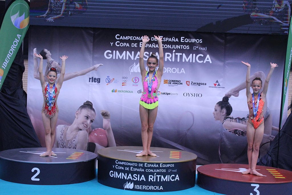 El conjunto senior del Club Gimnàstica Dénia conquistó la medalla de bronce en la Copa de España 2 sofia corti en el podio