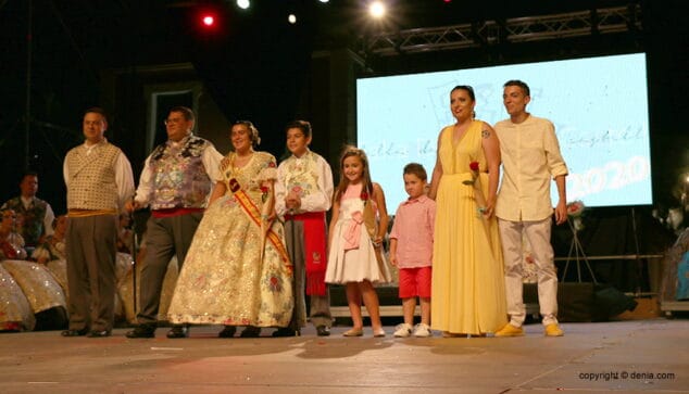 traspaso de cargos falla darrere del castell