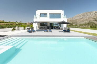 alquilar una casa tranquila para grupo en denia