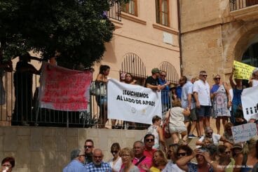 Celebración de APAD por el giro en la licitación 04