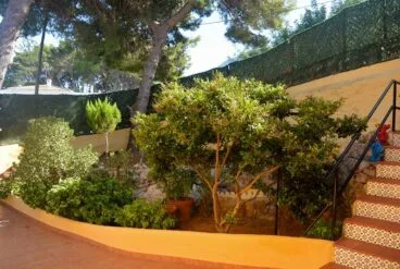 Comprar chalet con jardín en Dénia – Euroholding