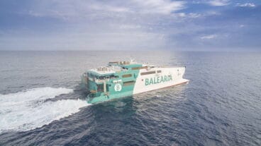 conexion de balearia entre estados unidos y bahamas