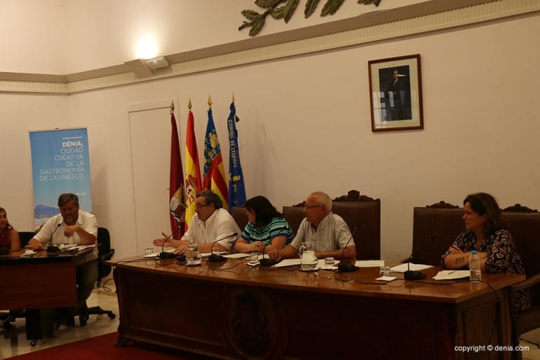 Debate en el pleno sobre el requerimiento lingüístico