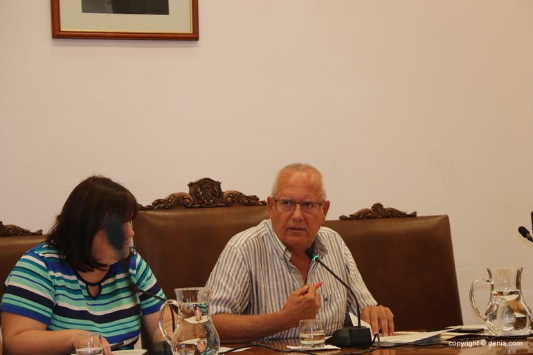 Debate en el pleno sobre el requerimiento lingüístico - el alcalde Vicent Grimalt