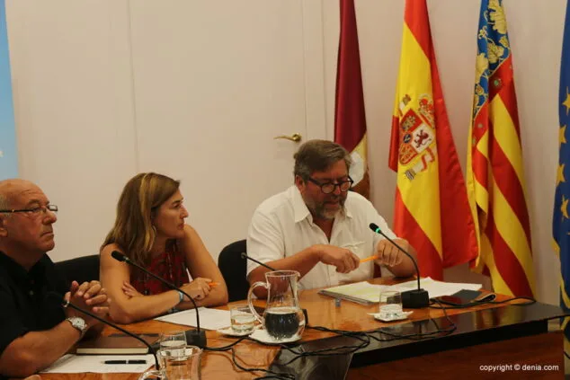 debate en el pleno sobre el requerimiento linguistico rafa carrio compromis