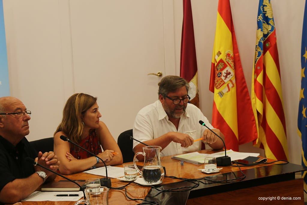 debate en el pleno sobre el requerimiento linguistico rafa carrio compromis