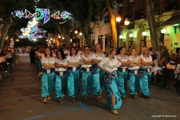 Desfile previo a la recepción mora 11