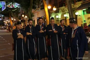 Desfile previo a la recepción mora 17