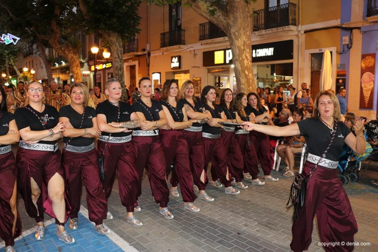 Desfile previo a la recepción mora 19
