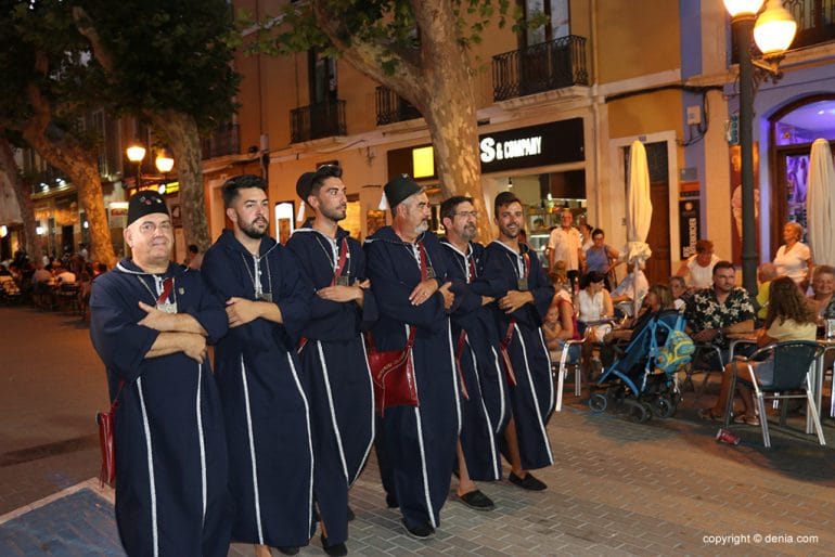 Desfile previo a la recepción mora 20