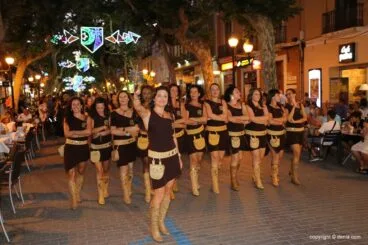Desfile previo a la recepción mora 21