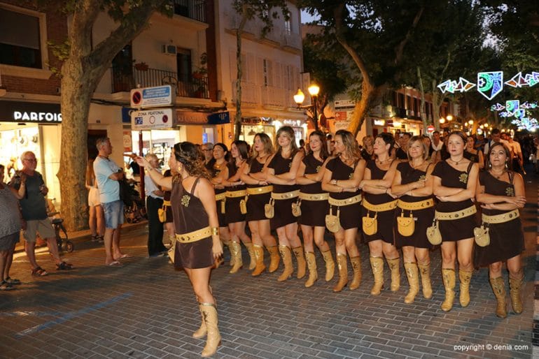 Desfile previo a la recepción mora 30