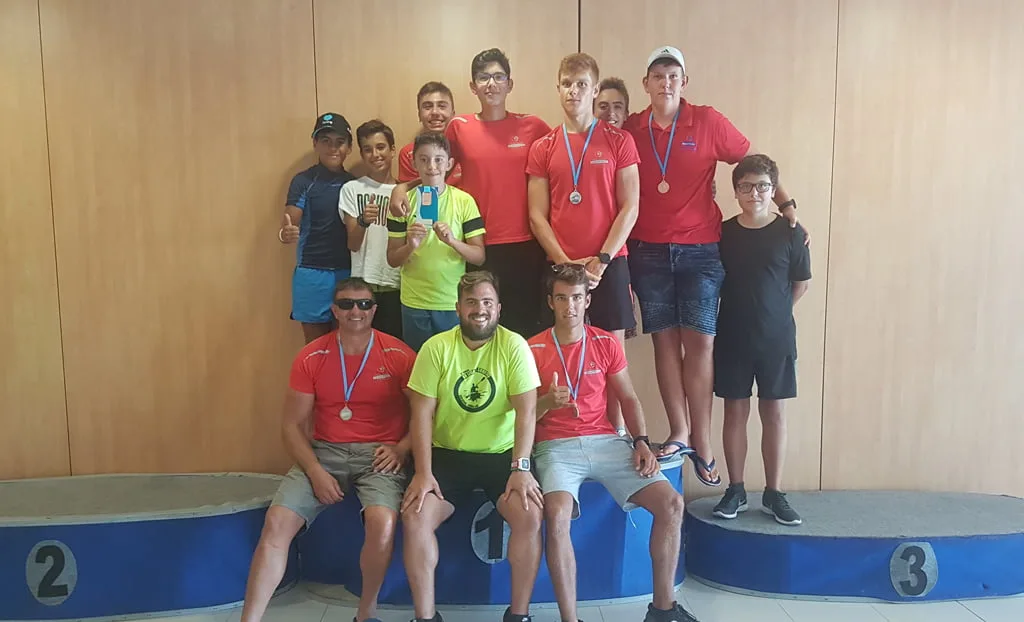 Tres nuevos podios para hacer crecer el medallero del equipo de kayak del Real Club Náutico Dénia 1 equipo kayak real club nautico denia