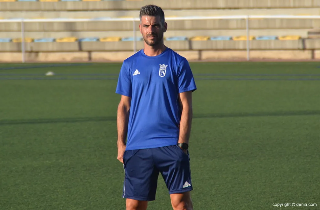 esteban entrenador del cd denia