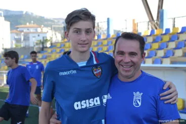 Guillermo junto a su jugador Pere