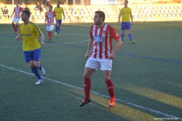 jordi disputando el balon con ferran