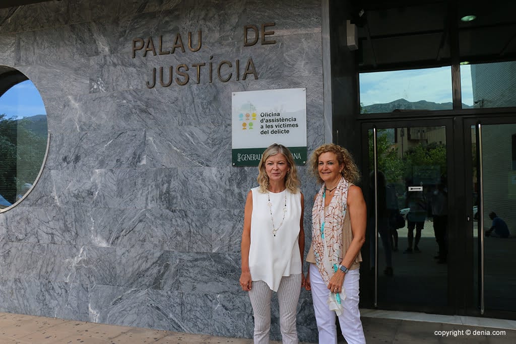 la consellera de justicia visita la sede judicial de la marina alta