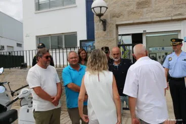 La consellera visita la comisaría de Dénia 02